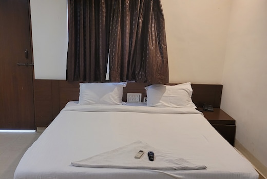 Beautiful 3 BHK Apartment | Rooms & Wi-Fi