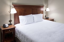 Hampton Inn & Suites by Hilton Colorado Springs/I-25 South, El Paso