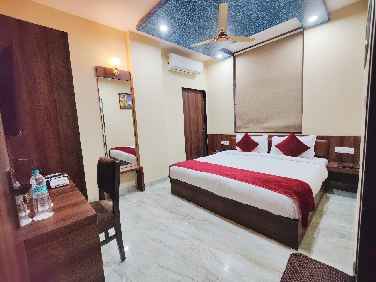 Hotel Ratan Palace - Tap to explore photos