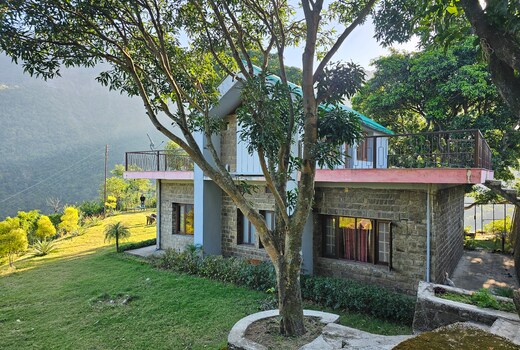 Taliya Homestay 3 Room Stone Cottage