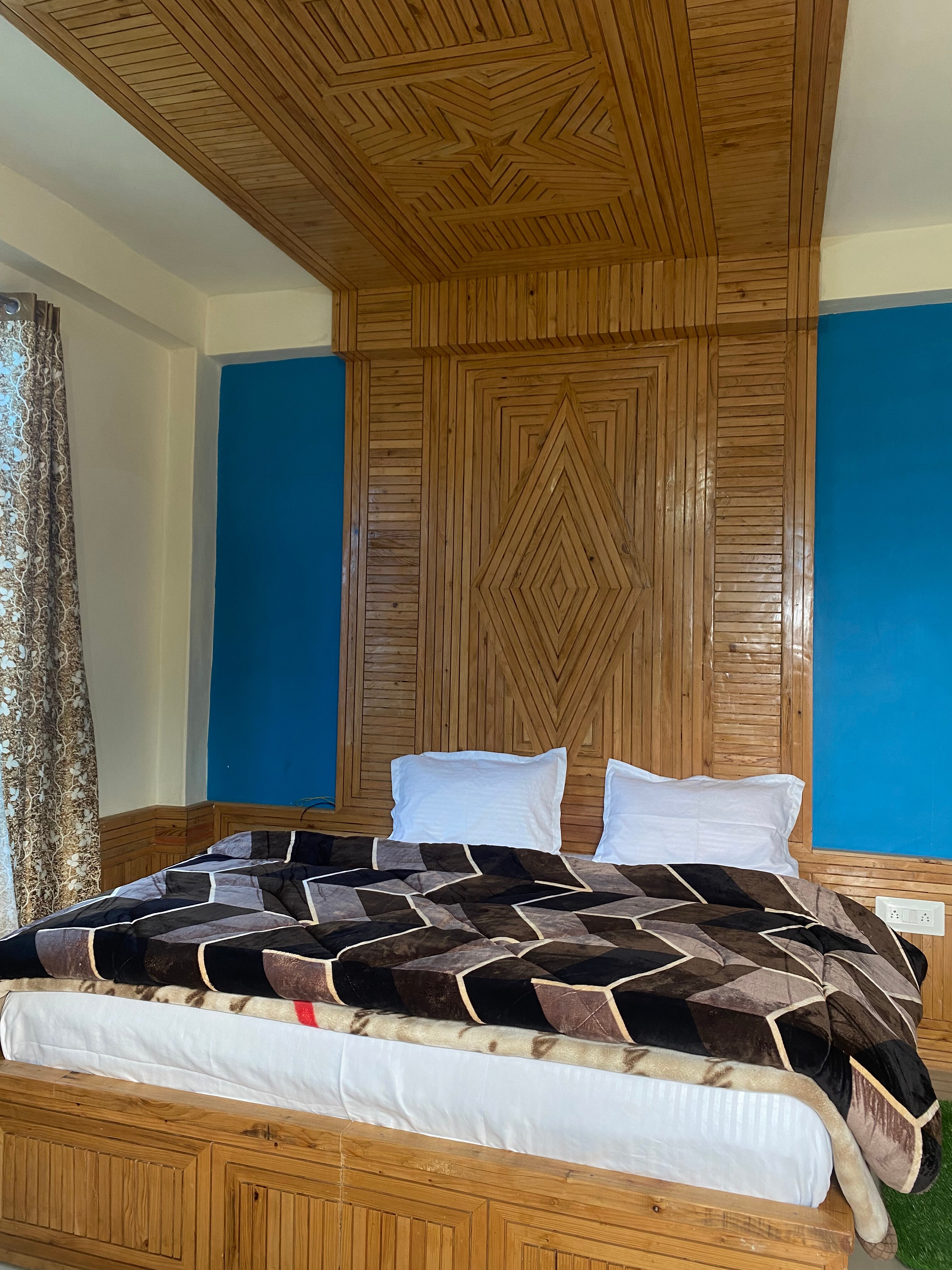 The Backpackers Guest House Kasol - Tap to explore photos