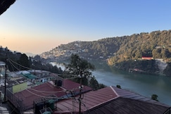 Lake Vista 2bhk close to Mall Road  Mellow, Sitarganj