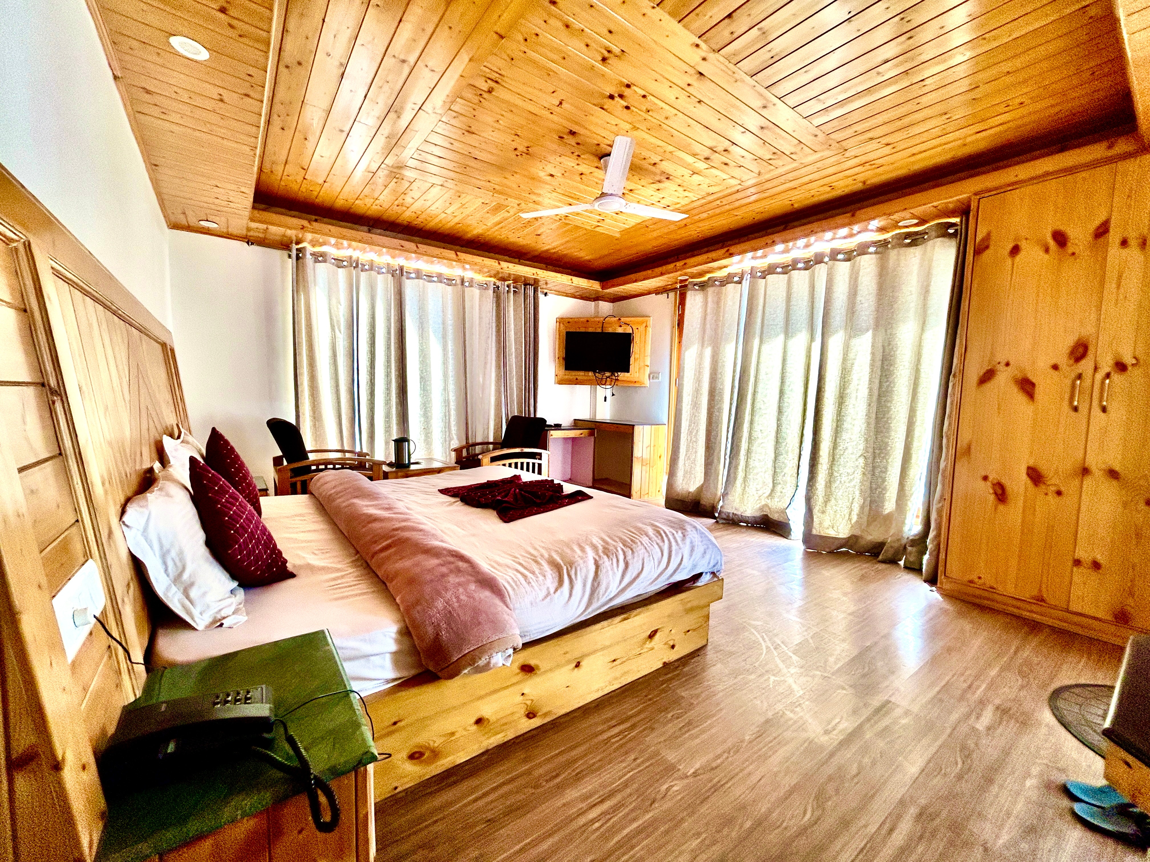 Hotel Manali Castle - Tap to explore photos