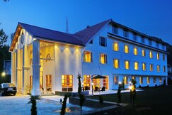 Solomon Heights , Srinagar