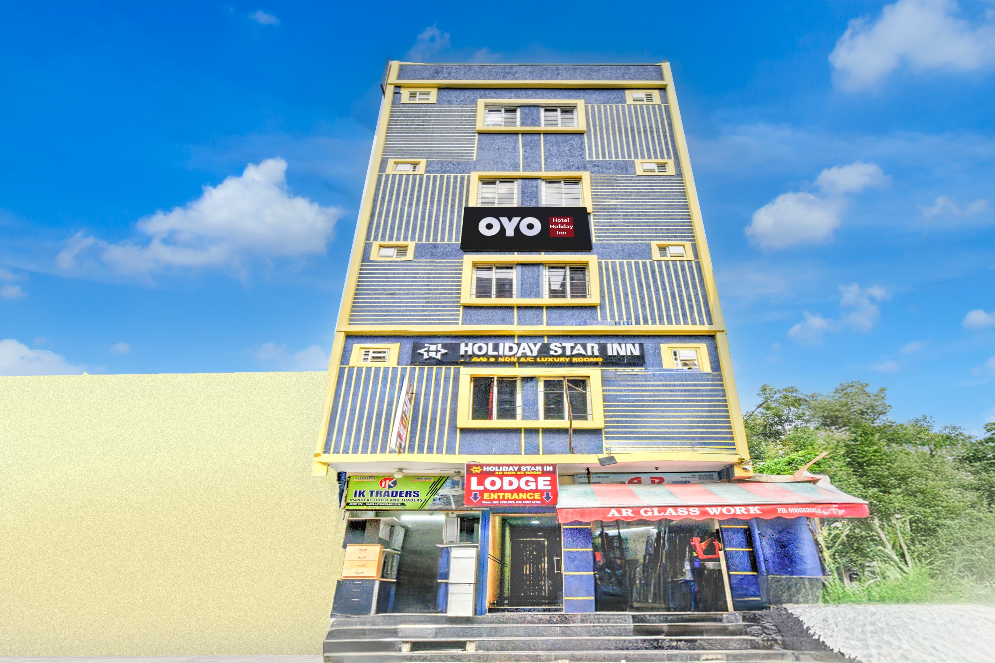 Hotel O HOLIDAY STAR IN Nampally Railway Station - Tap to explore photos