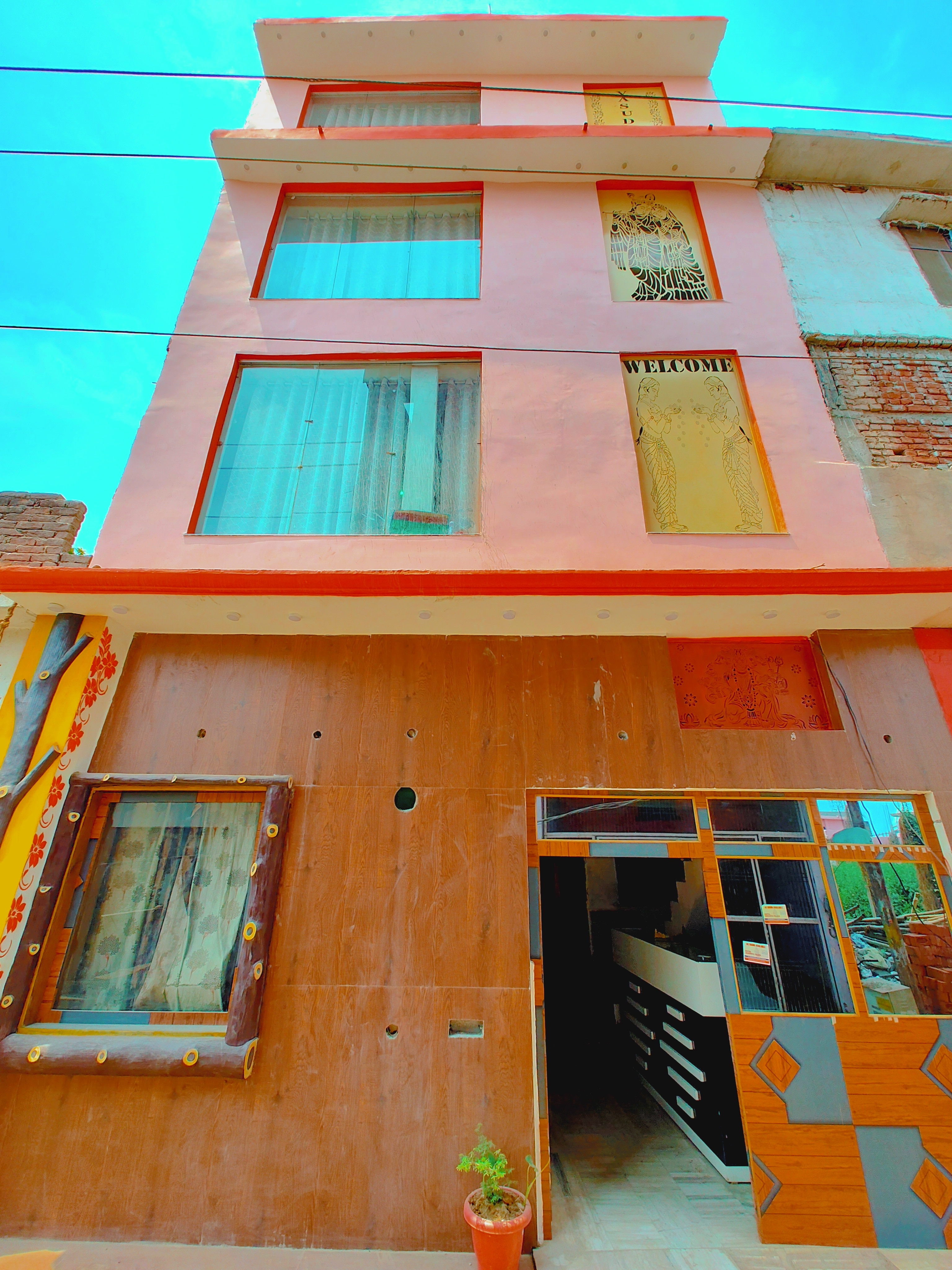 Hotel Vasudev Palace Near Shri Ram Janam Bhumi - Tap to explore photos