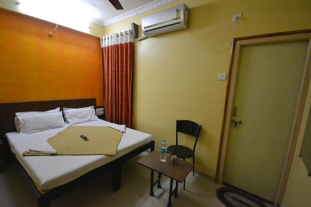 HOTEL MADHAVA 3