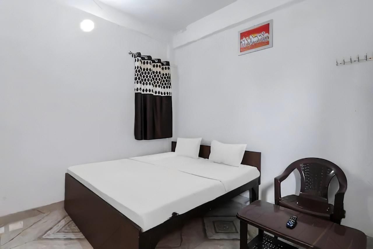 Shiv Ganga Guest House - Tap to explore photos