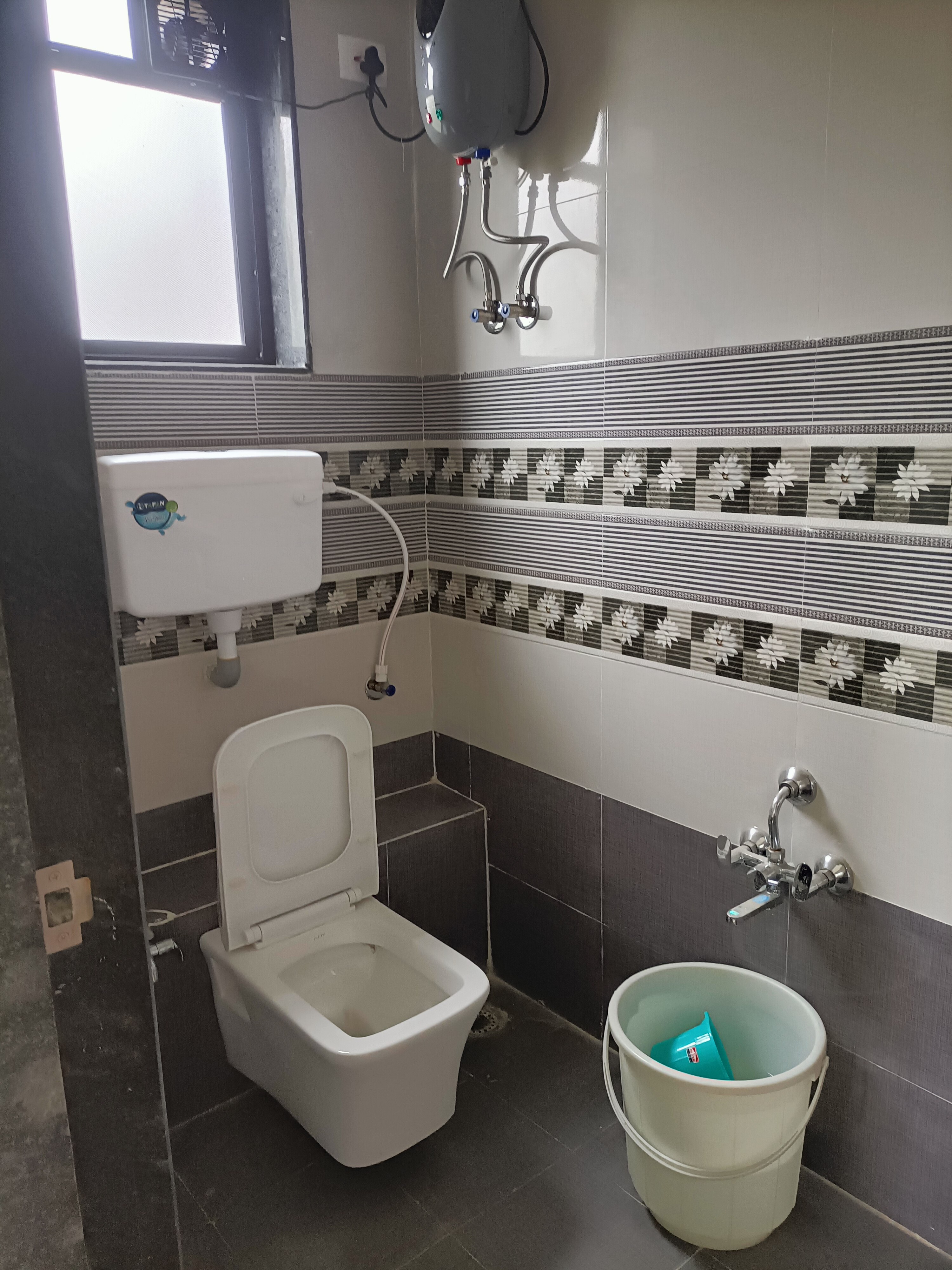Usha Homestay - Tap to explore photos