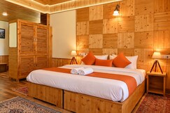 OnlyStay Persimmon Farmstead, Manali
