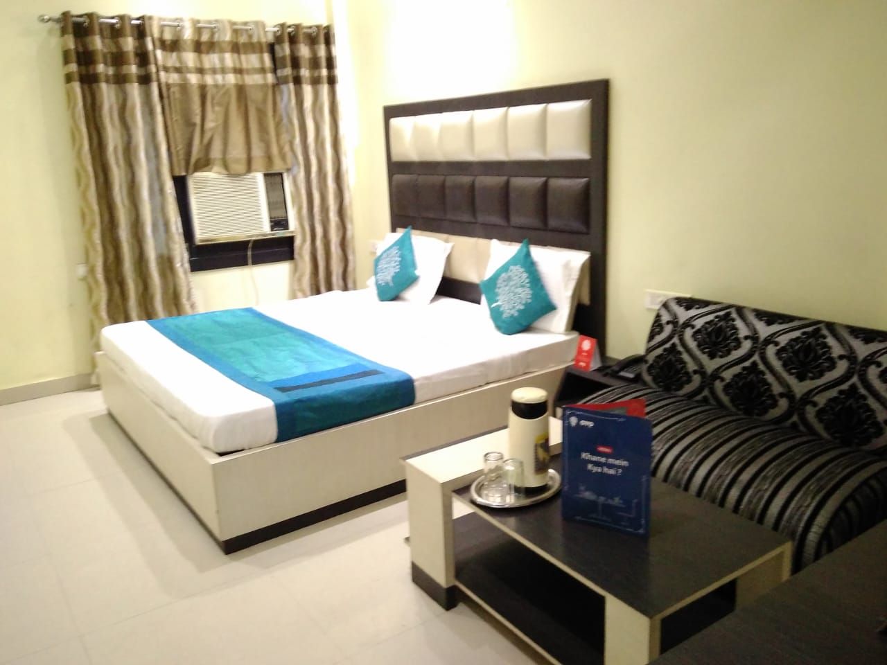 Hotel Savvy Ganges - Tap to explore photos