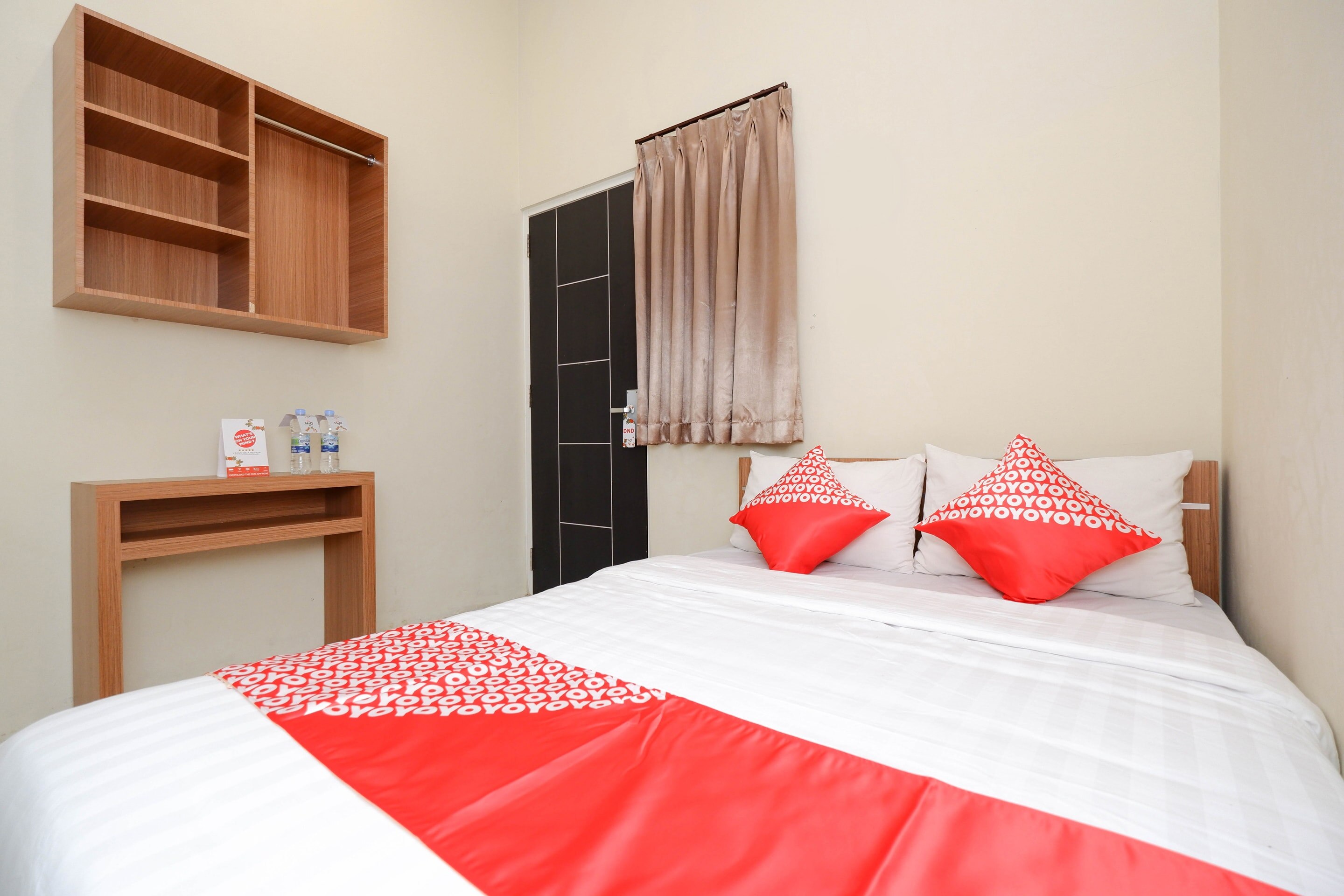 Super OYO 1250 Unta Residence - Tap to explore photos