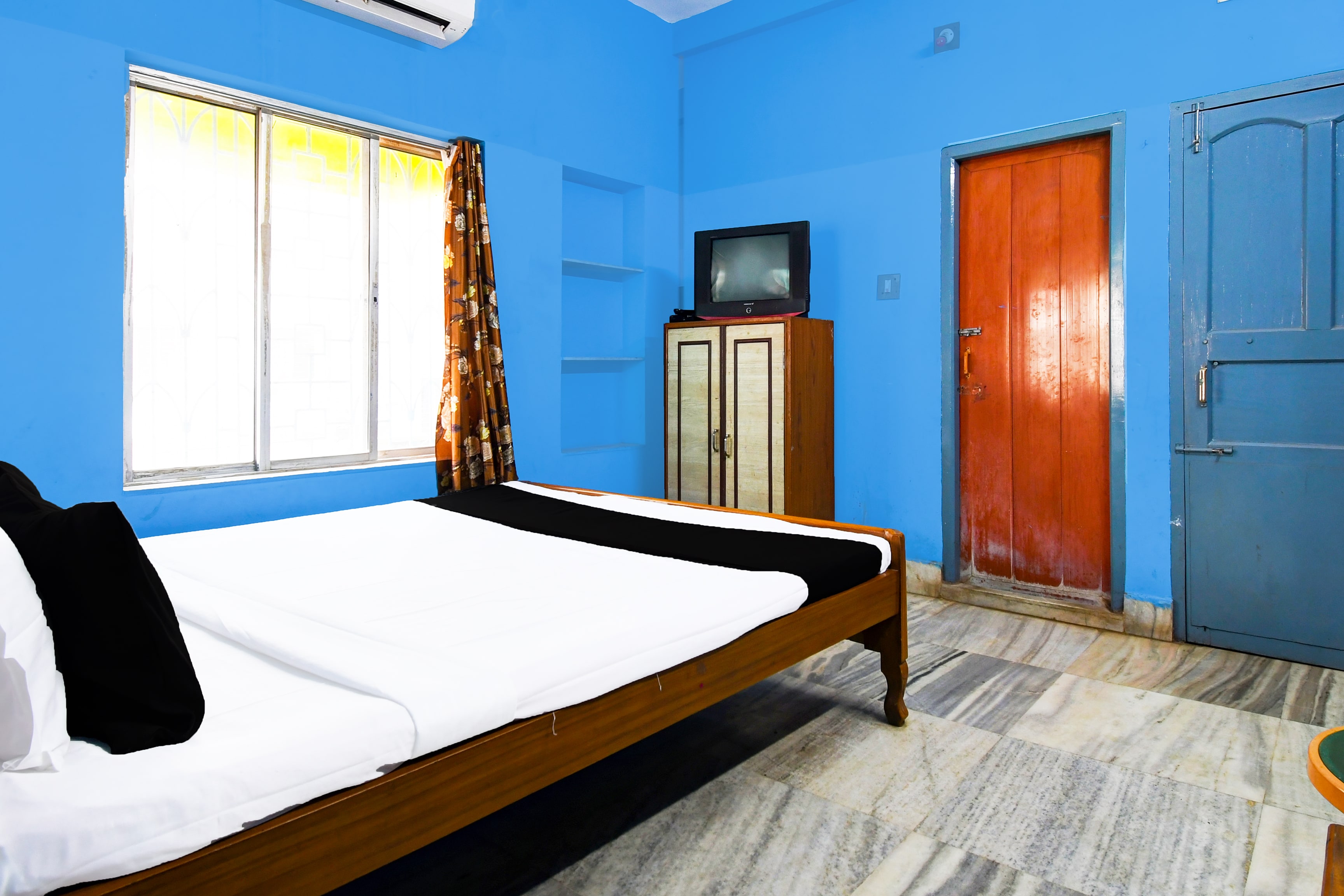 Hotel O SANKHADHWANI INN - Tap to explore photos