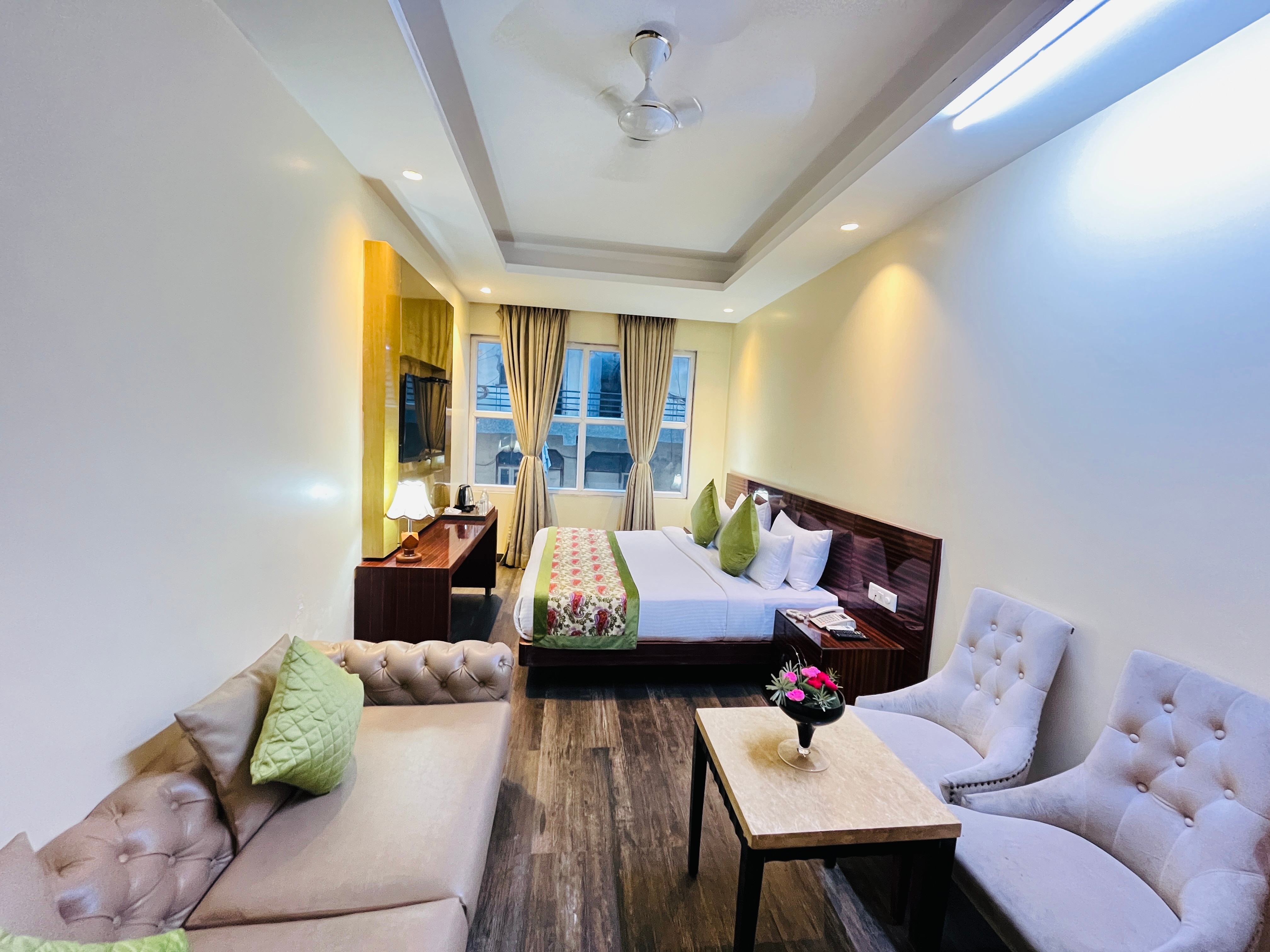 Hotel Banz Delhi Airport - Tap to explore photos