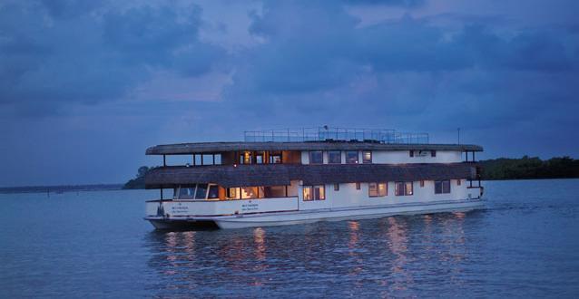The Oberoi Motor Vessel Vrinda - Tap to explore photos