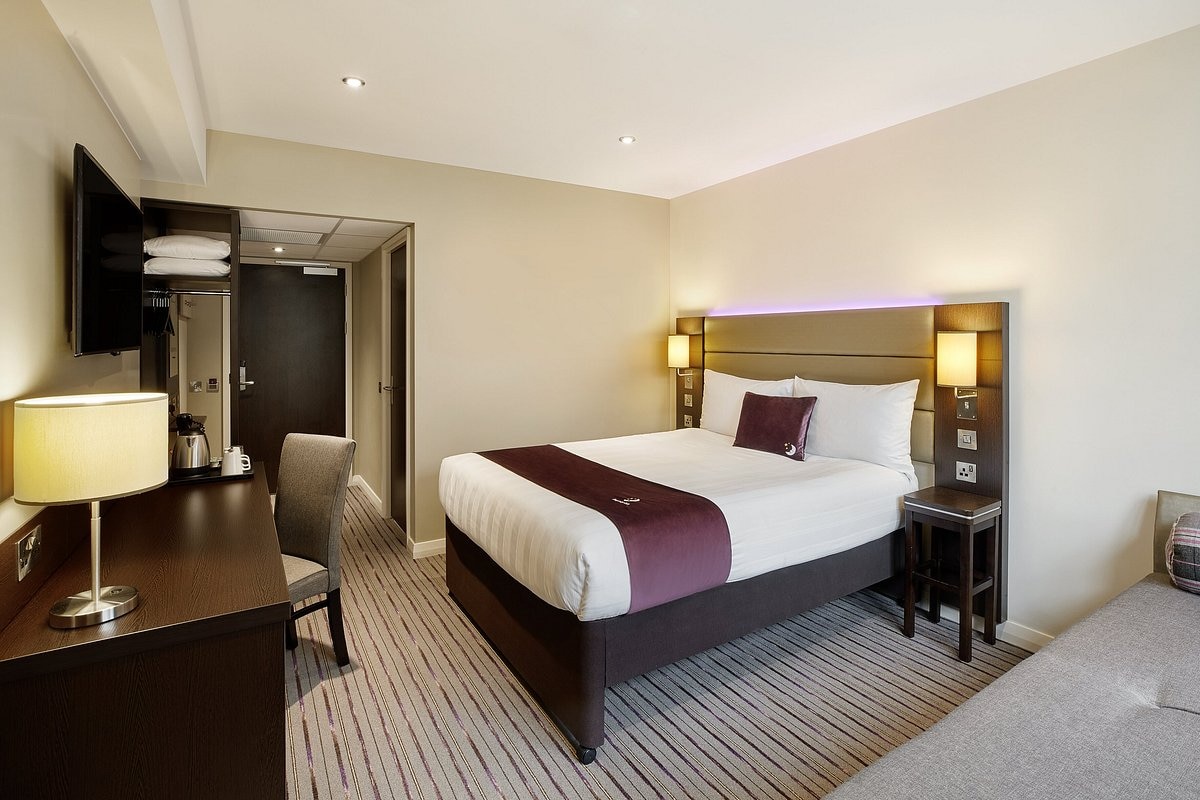 Premier Inn Peterborough City Centre - Tap to explore photos
