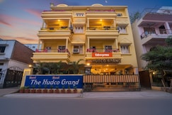 FabHotel The Hudco Grand, Chhapra