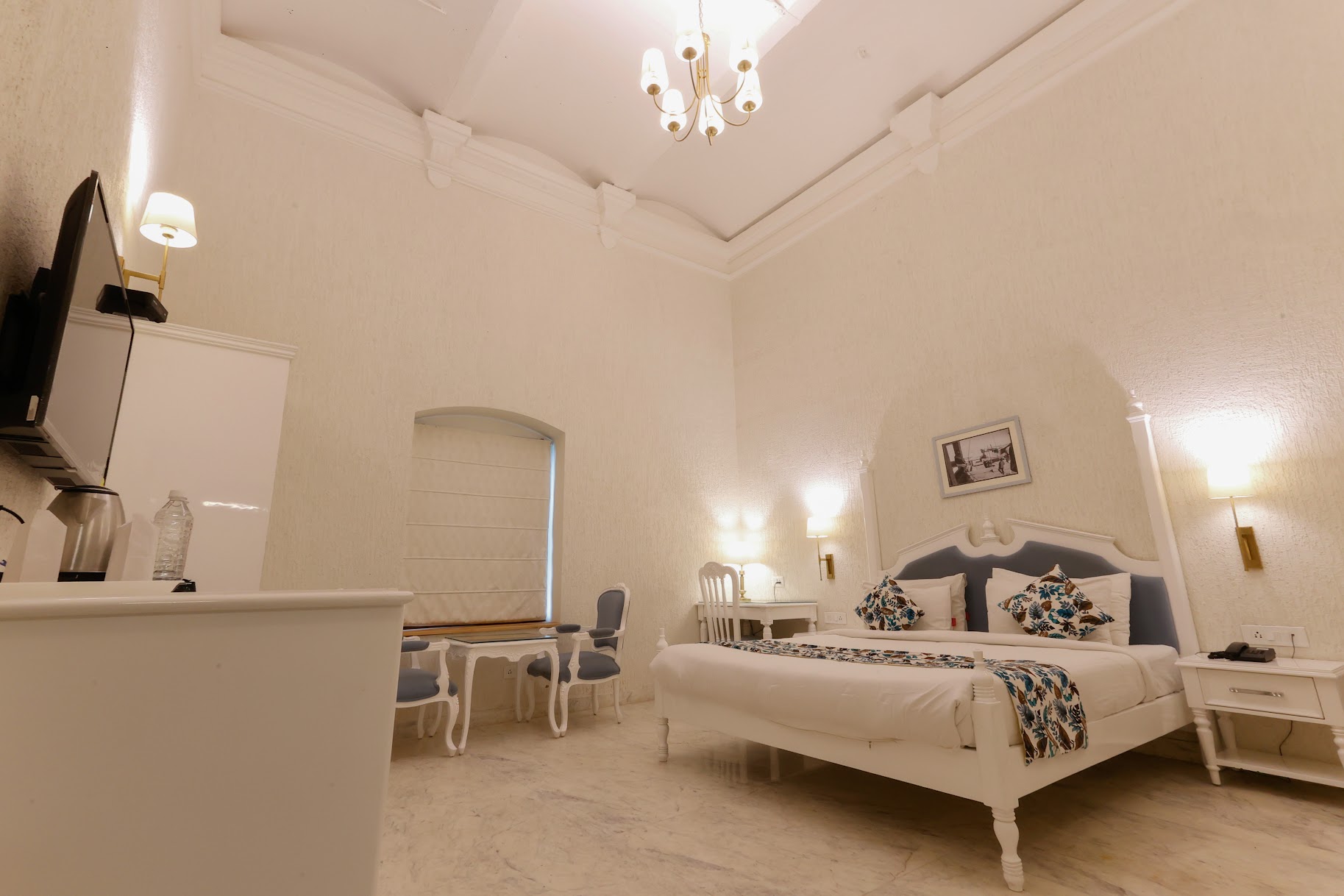 SAROJA HERITAGE HOTEL, Varanasi - Tap to explore photos