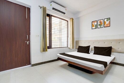 Hotel O Aagman place