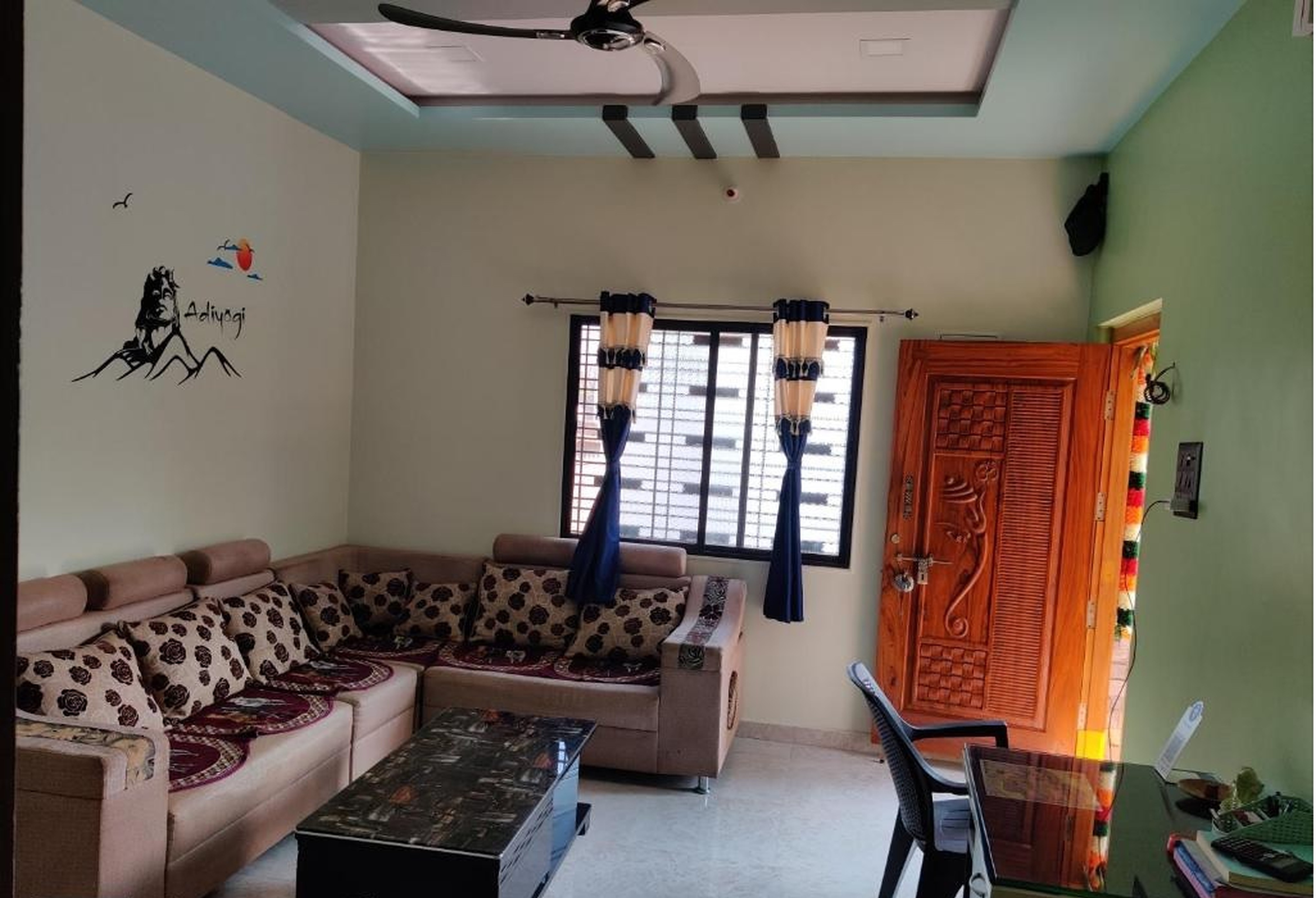 Lee Home stay - Tap to explore photos