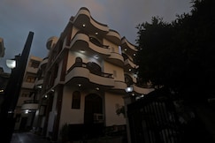 Townhouse The Premier View Near ISKCON Temple Noida, Noida