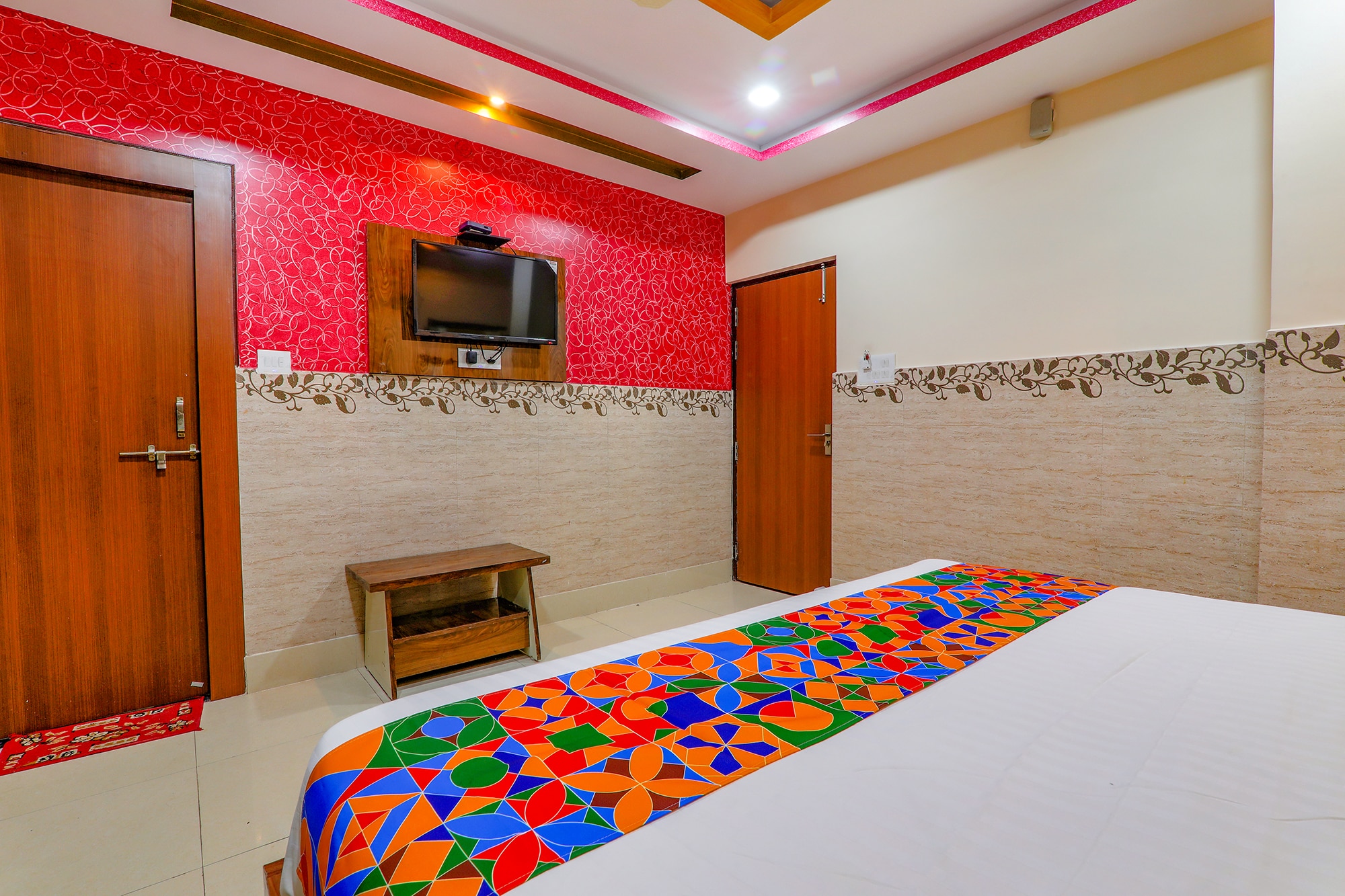 FabHotel Shree Galaxy - Tap to explore photos