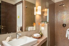 El Arbol 2BHK Luxury Retreat | Private Garden & Common Pool (07), Goa