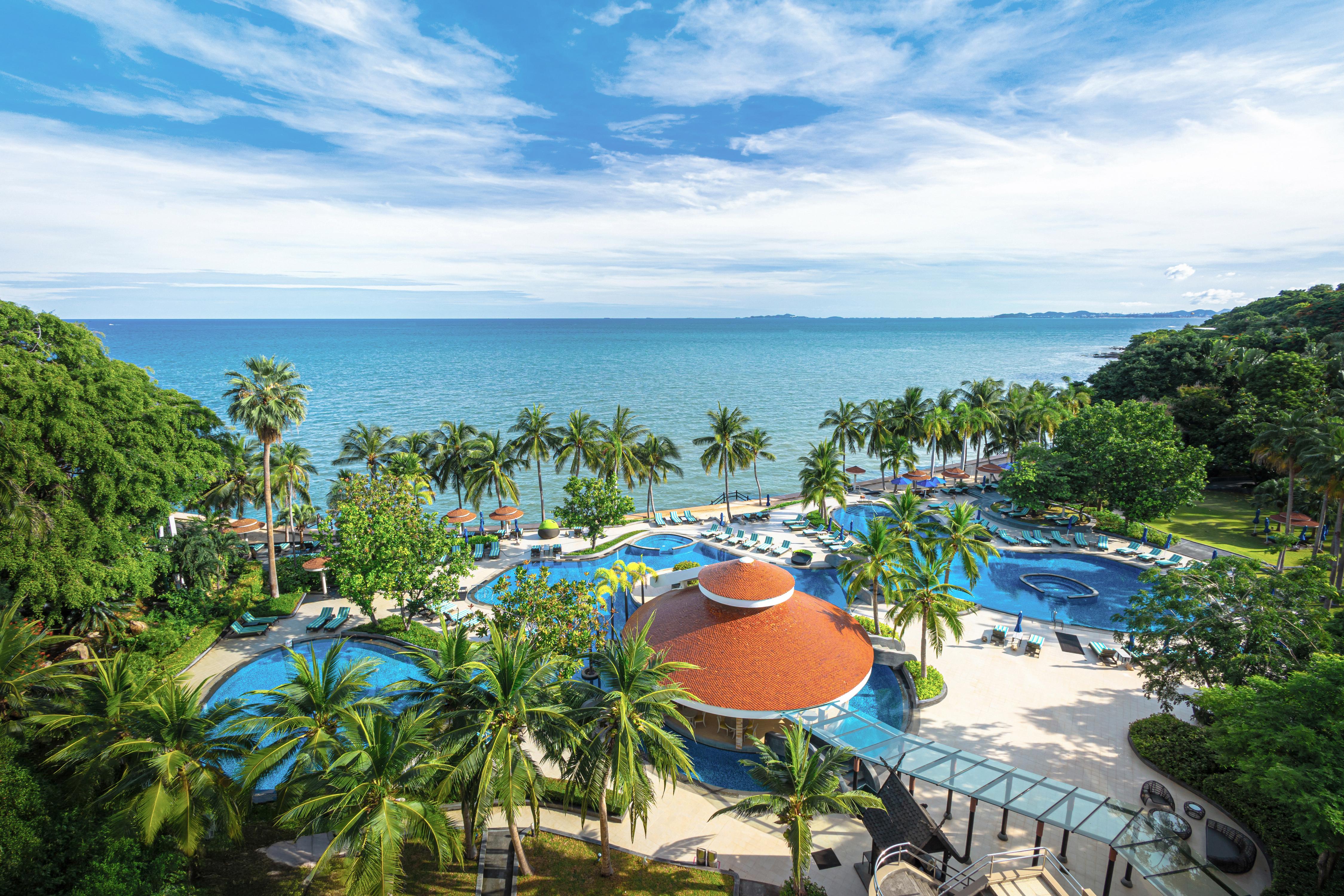 Royal Wing Suites & Spa Pattaya - Tap to explore photos