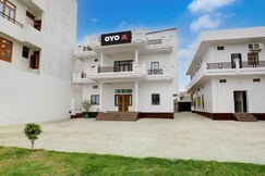 Hotel O Harsh Palace Guest House, Varanasi