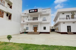 Hotel O Harsh Palace Guest House, Varanasi