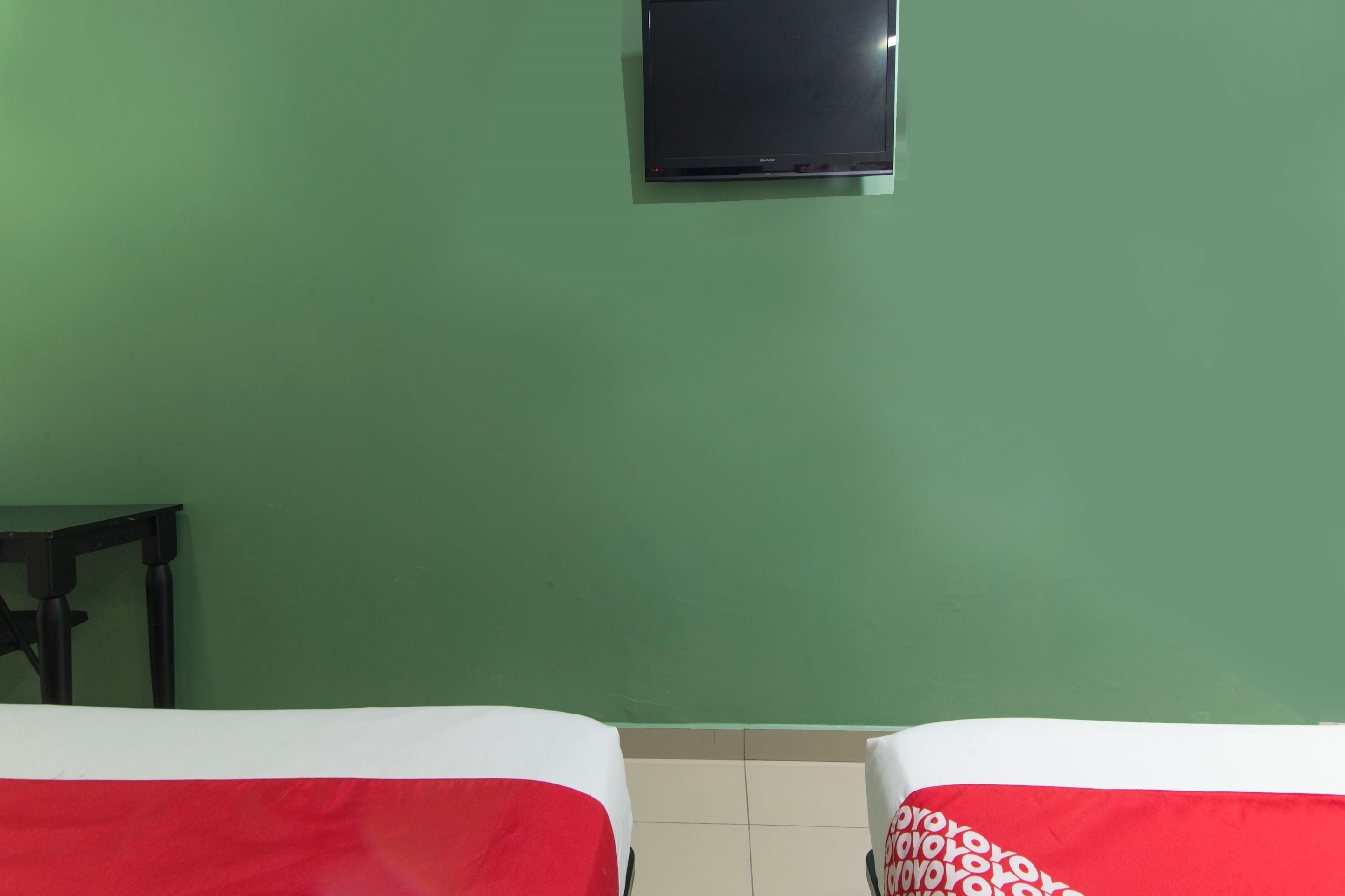 OYO 90296 Red Orange Hotel Port Klang - Tap to explore photos