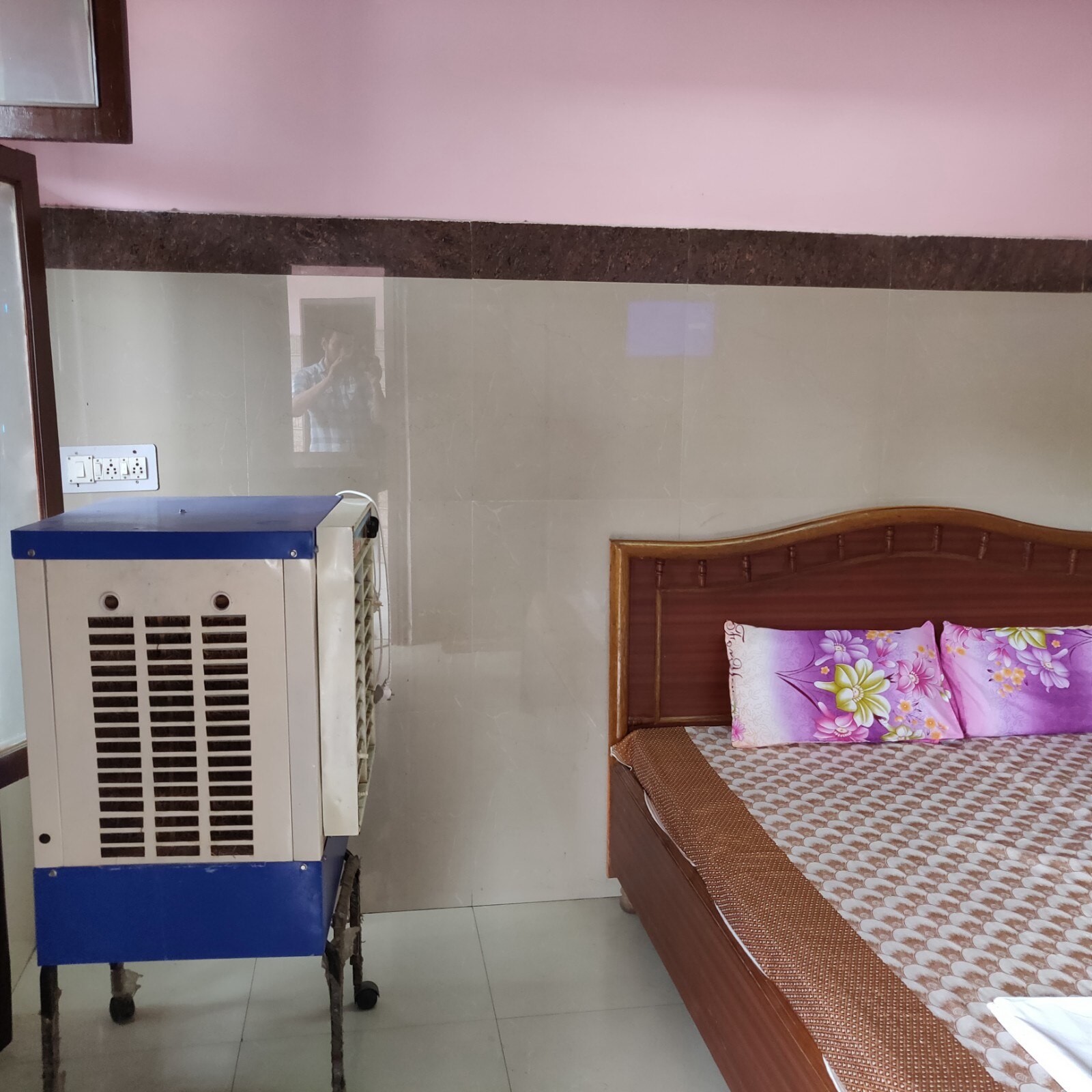 Simran Guest House - Tap to explore photos