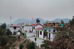 Snow Peak Homestay | Rooms & Caretaker, Devaprayag