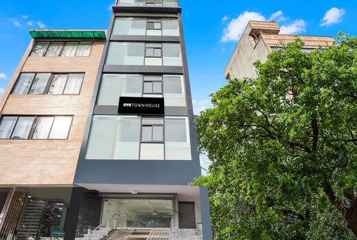 Super Townhouse Morden Town