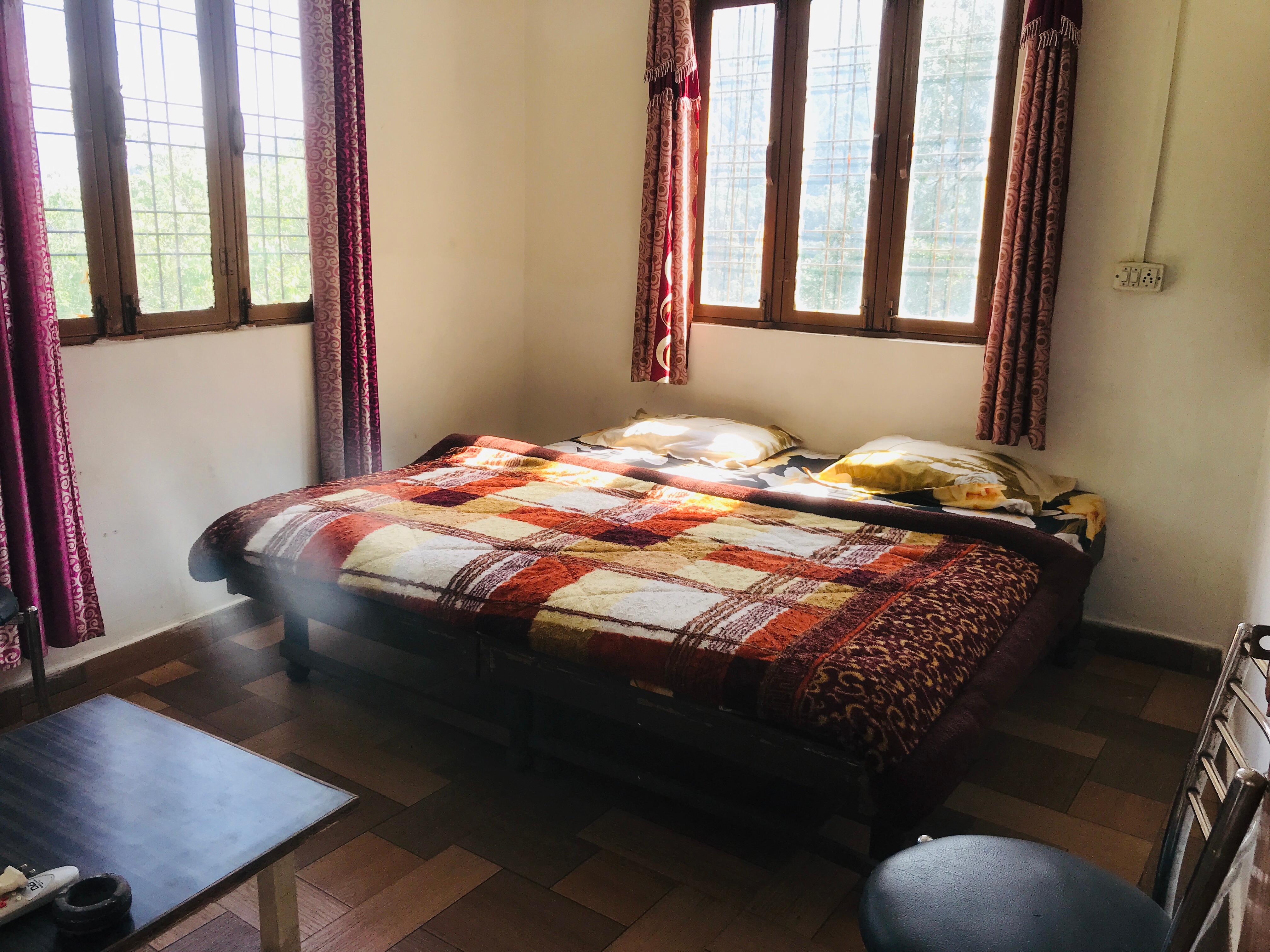 Amar Guest House-Mussoorie - Tap to explore photos