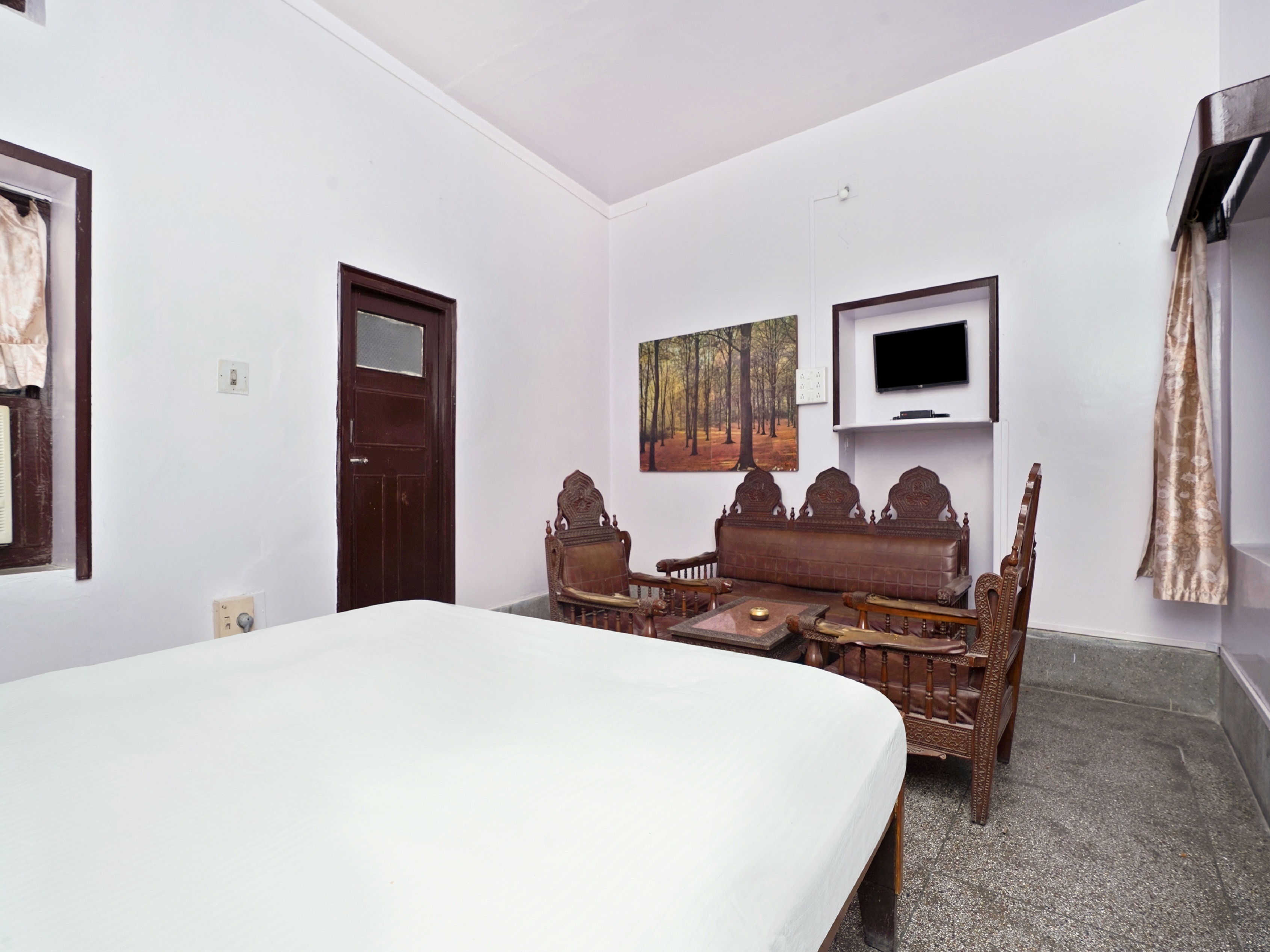 Hotel Genwa Palace - Tap to explore photos