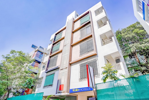 FabHotel Wakad Villa - Nr. Amar Business Zone