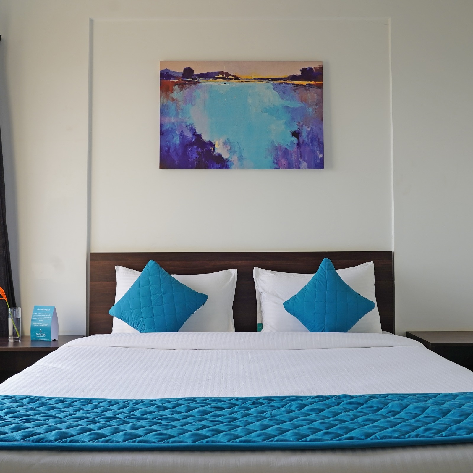 Seaview Three Bedroom Apartment with Bathtub(Anantam) 1