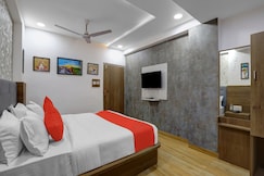 Hotel O R S Palace, Anand