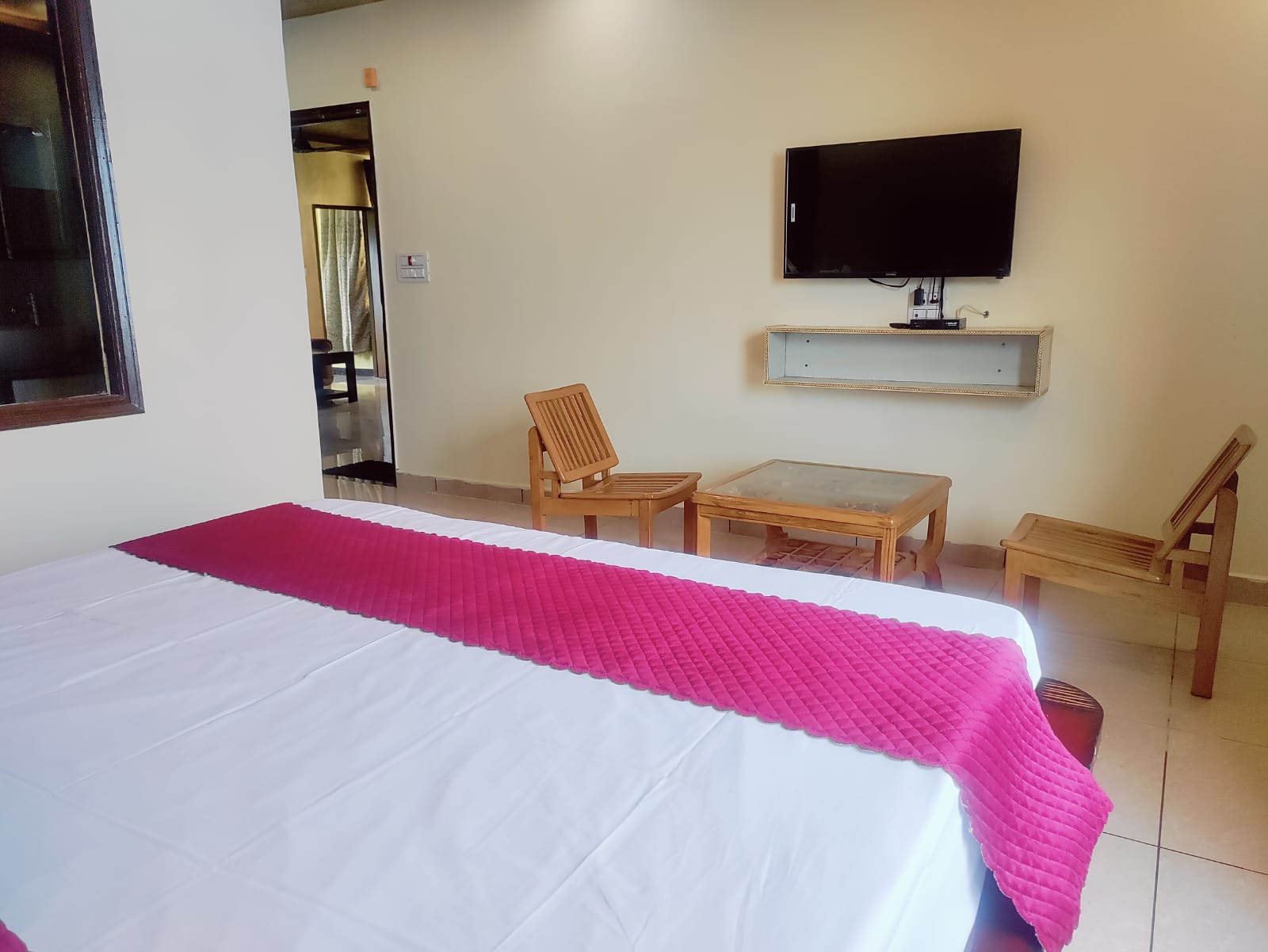 Shimla Valley Rooms N Restaurants - Tap to explore photos