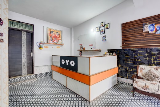 Hotel O The Majestic Residency