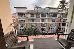 Monet's Art Studio 1KM from Beach Pool, Goa