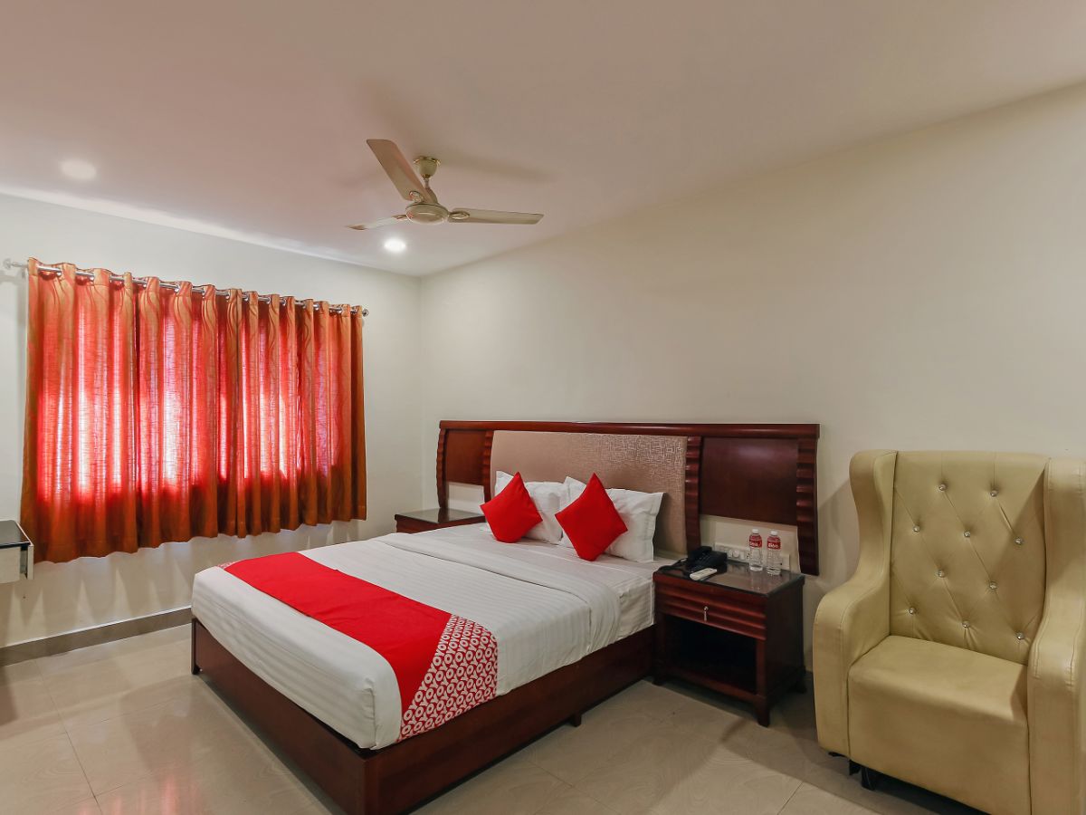 Hotel Redla's Inn - Tap to explore photos