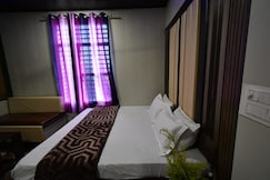 Hotel six season, Bhiwani