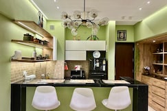 White-Victory Florence, Wadgaon