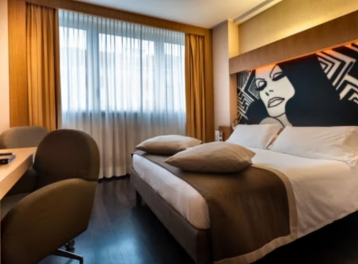Crowne Plaza Milan City - Tap to explore photos
