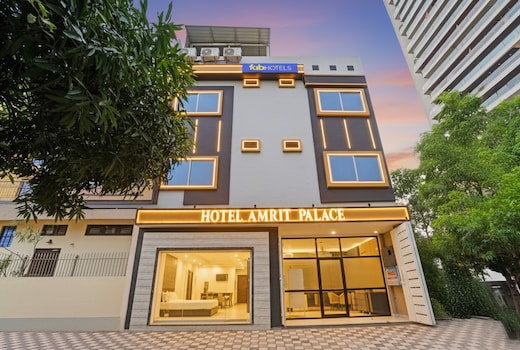 FabHotel Amrit Palace - Skye Corporate Park