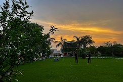 Royal Palm Farmhouse, Kanpur