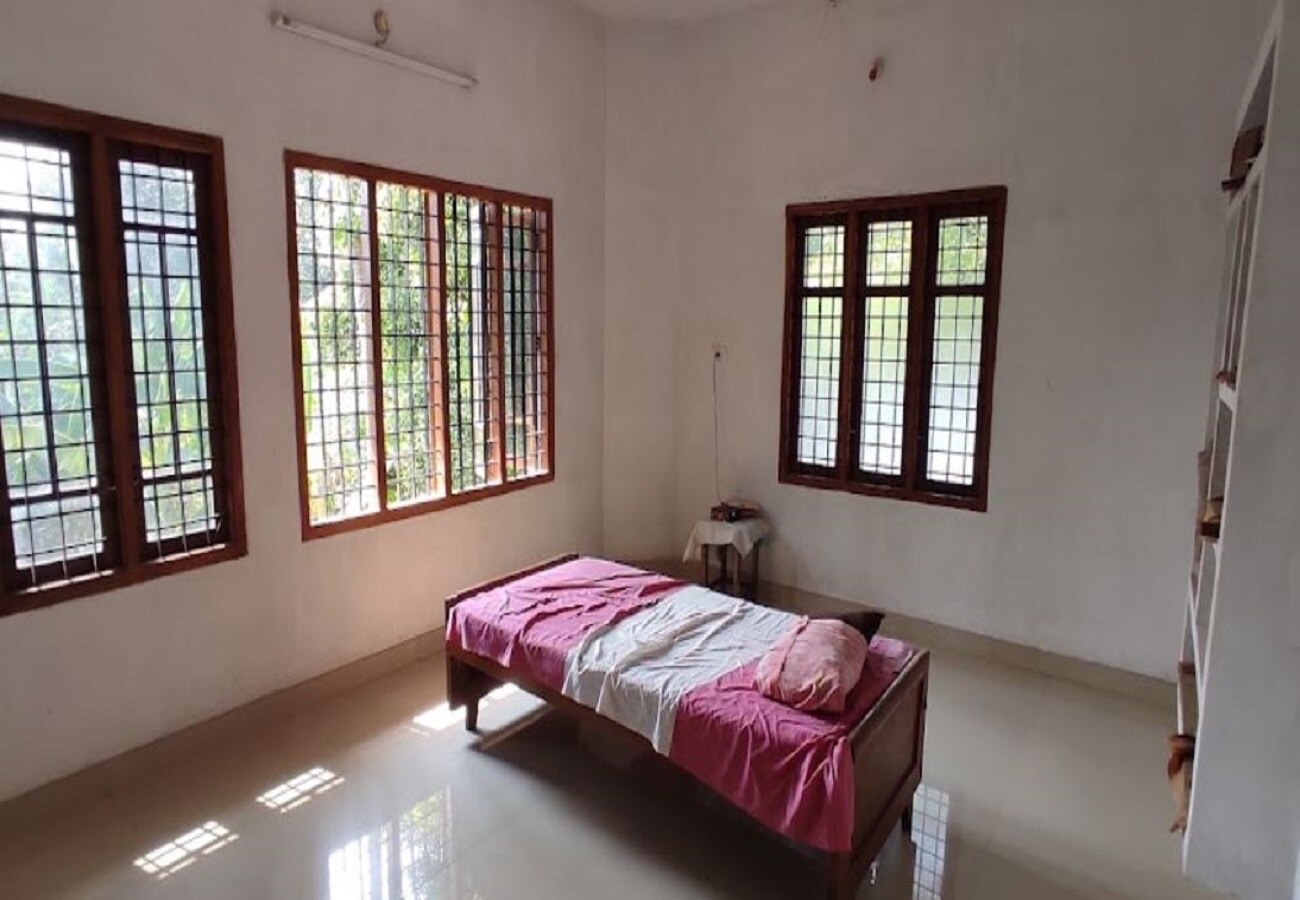 EIGINSON KURIAKOSE HOLIDAYS KOCHI INTERNATIONAL - Tap to explore photos