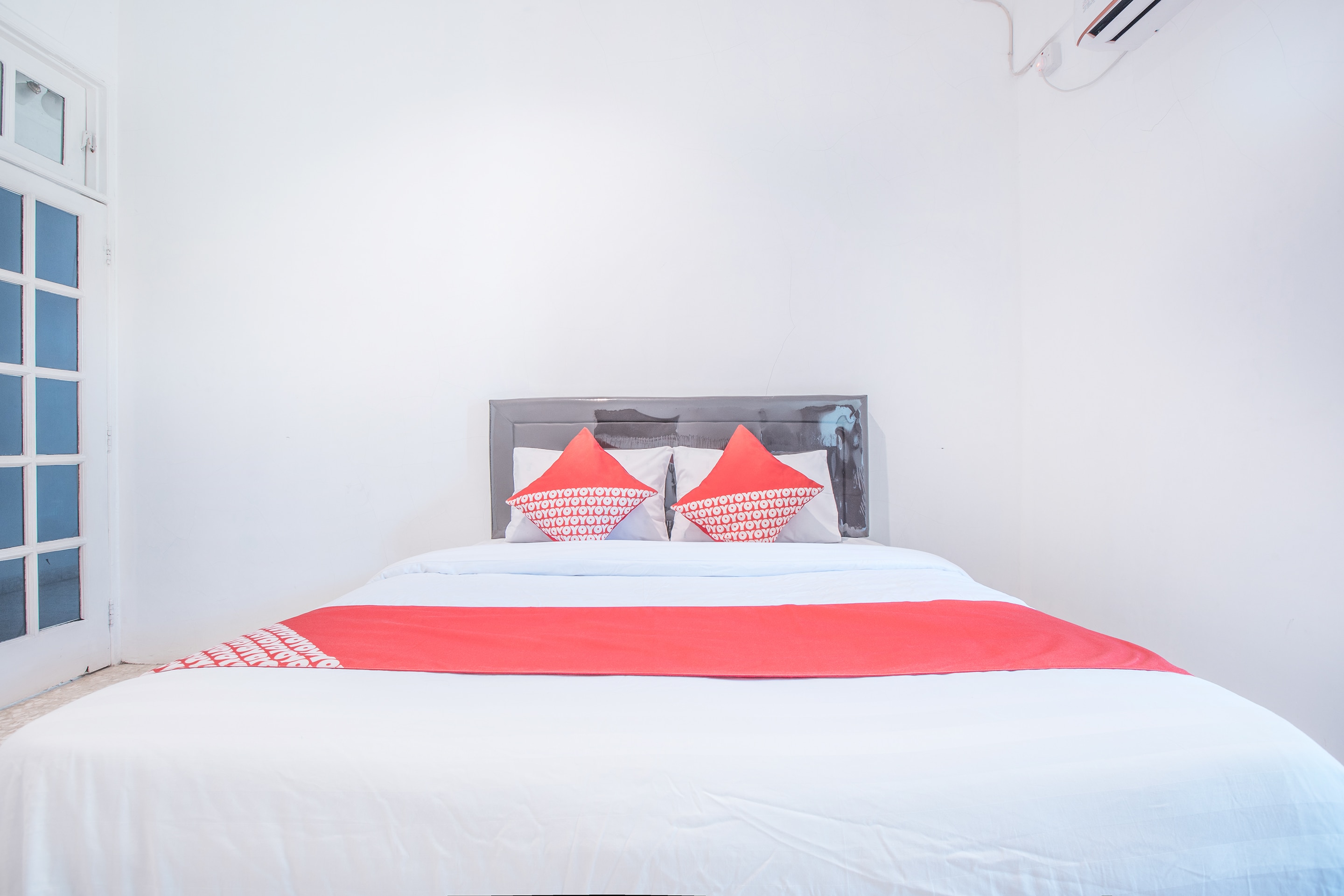 OYO 332 Residence G17 Kemang - Tap to explore photos